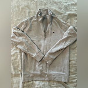 Men’s Vineyard Vine top